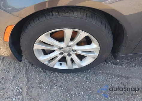 2015 Chrysler 200 Limited из США, поврежденный, VIN 1C3CCCAB5FN504114